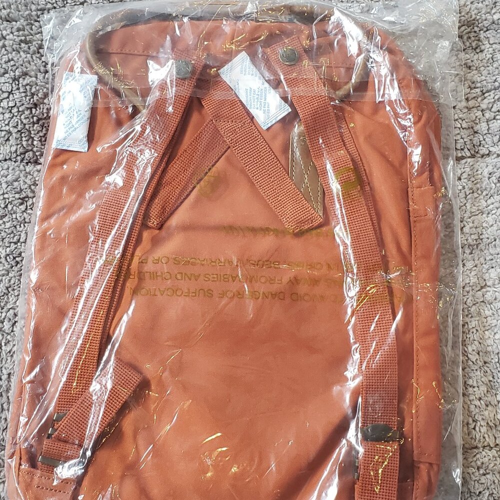 NWT: FJALLRAVEN Kanken No. 2 Backpack - Picture 10 of 10